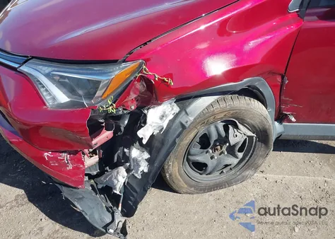 2018 Toyota Rav4 Le z USA, uszkodzony, nr VIN 2T3BFREV5JW752998